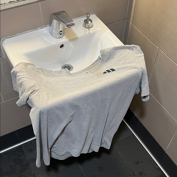 Adidas Gray T-Shirt - Picture 1 of 11